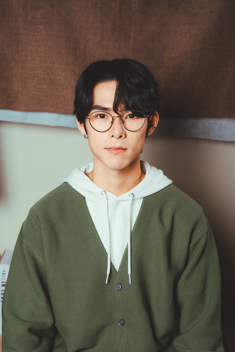 Thick gold-rimmed pear-shaped spectacle frames | GENIC STYLE 142 | Depth numbers apply