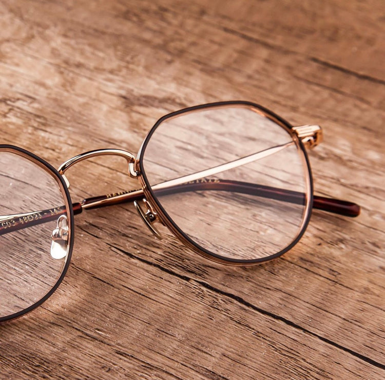 Thick gold-rimmed crown-shaped eyeglass frames | GENIC STYLE 144 | Depth numbers apply