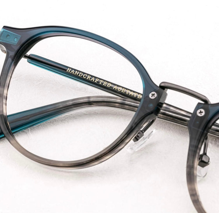 Simple medium gold glasses frame | Italian handmade acetate | GENIC STYLE 139