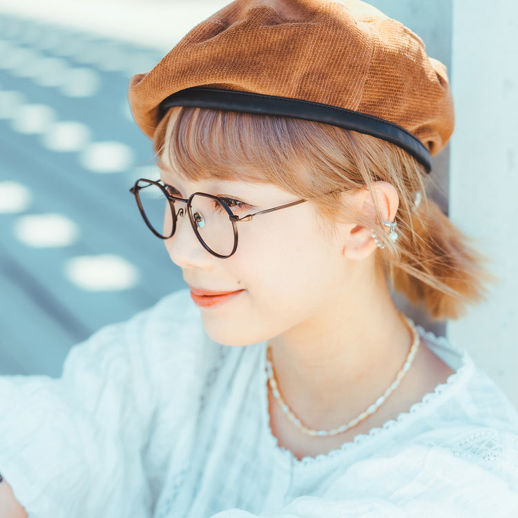 Thick gold-rimmed crown-shaped eyeglass frames | GENIC STYLE 144 | Depth numbers apply
