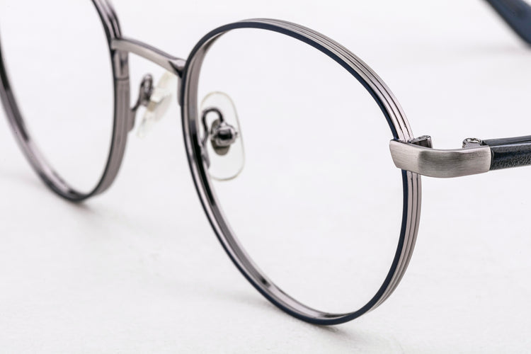 Thick gold-rimmed pear-shaped spectacle frames | GENIC STYLE 142 | Depth numbers apply